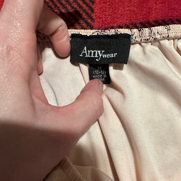 Girls size 10-12 floral romper - Picture 5 of 5